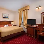 Hotel Savoy