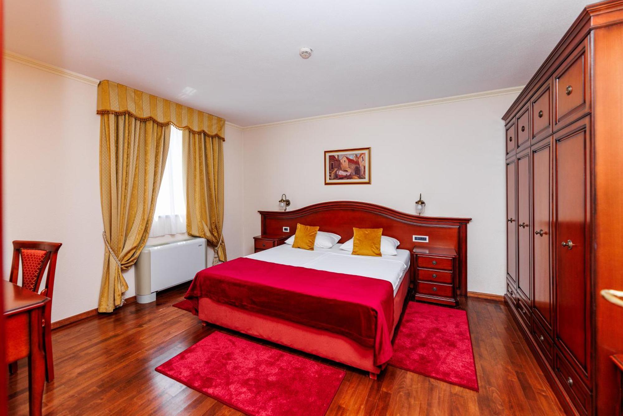 Hotel Savoy 4*