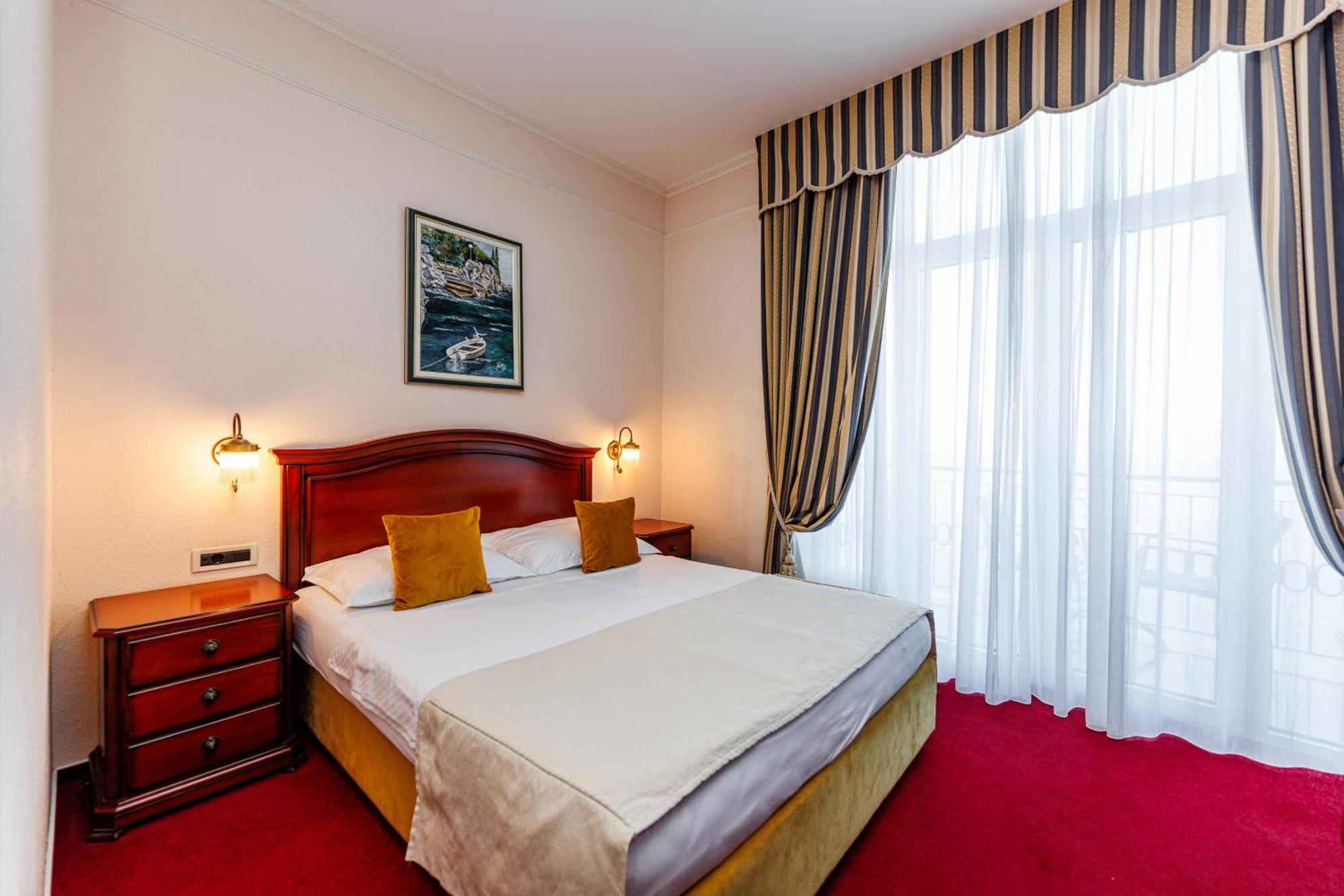 Savoy 4*
