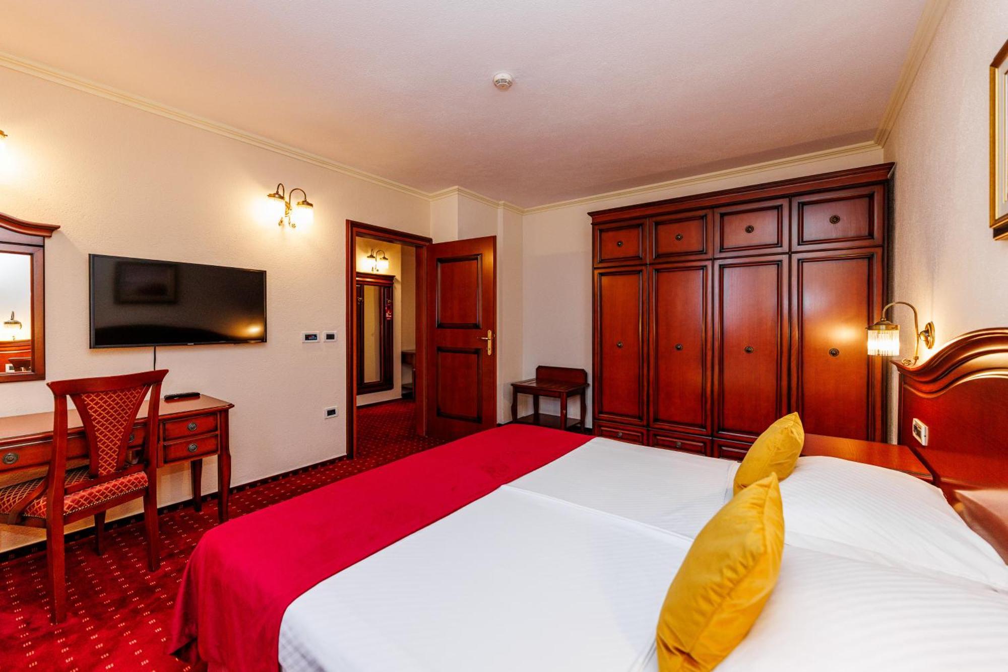 Hotel Savoy 4*